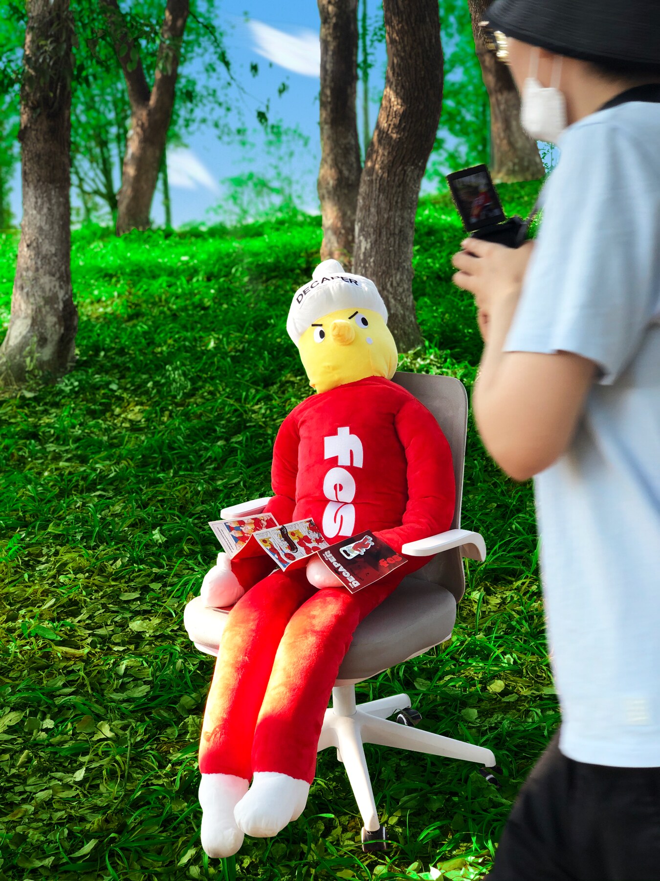 Behind the scenes of the outdoor Decaper character shoot